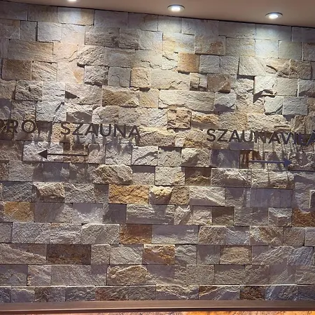 Alma713 Apartman *